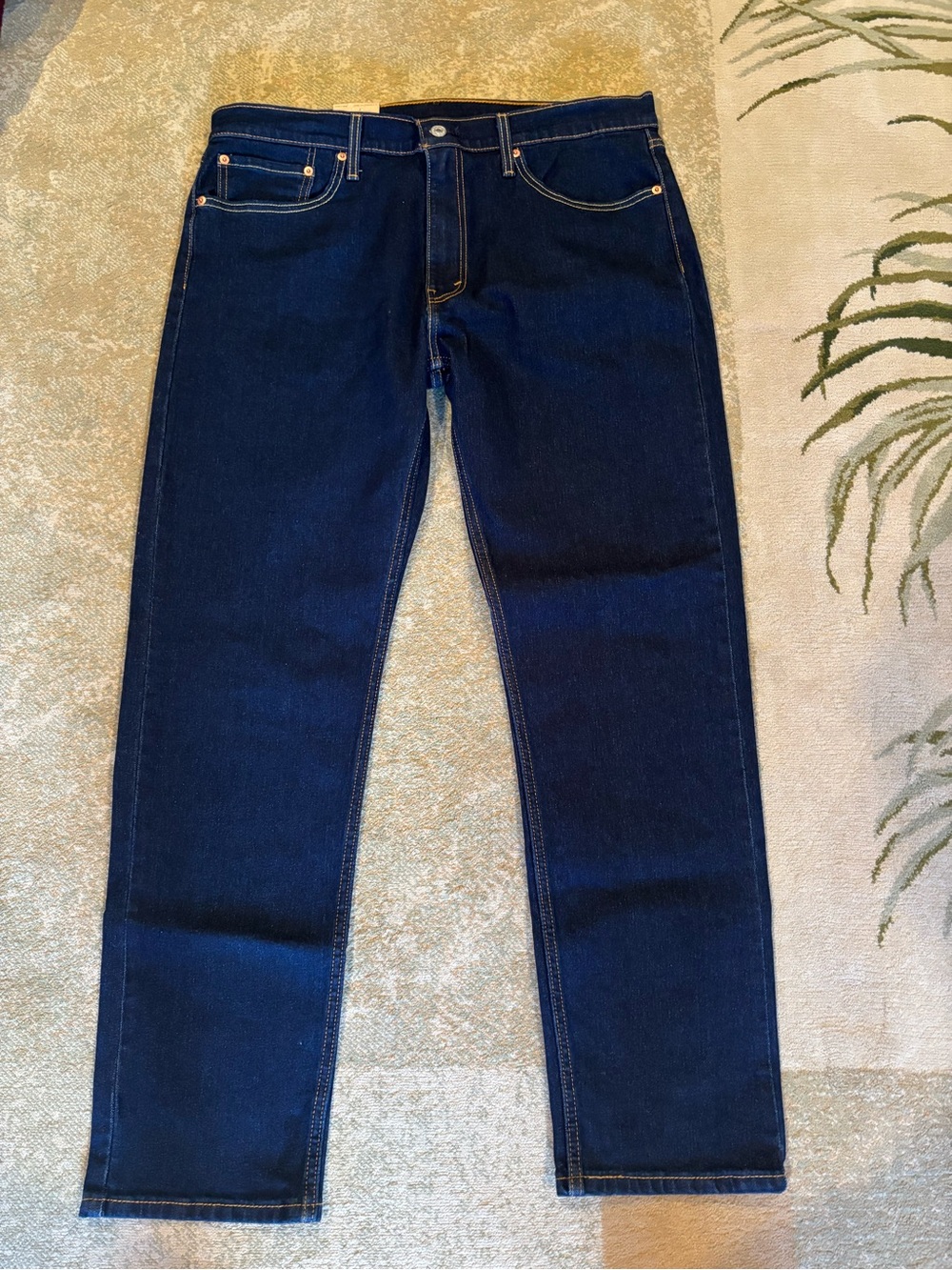 Levi’s 502 Taper Men’s jeans in a dark indigo blue wash Size 36x32 New with tags